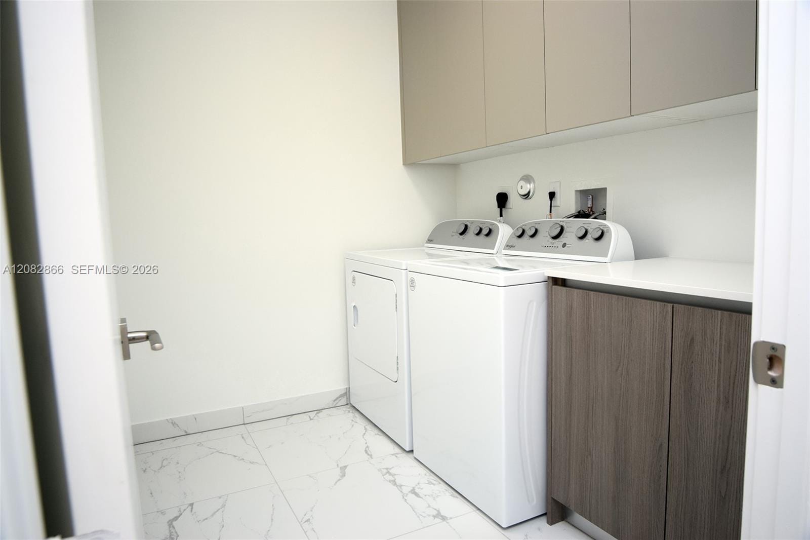 4218 NE 7th Terrace 4 — photo 8