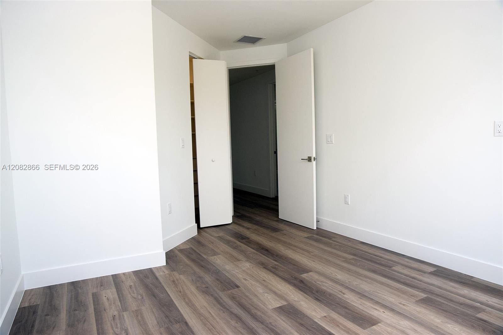 4218 NE 7th Terrace 4 — photo 11