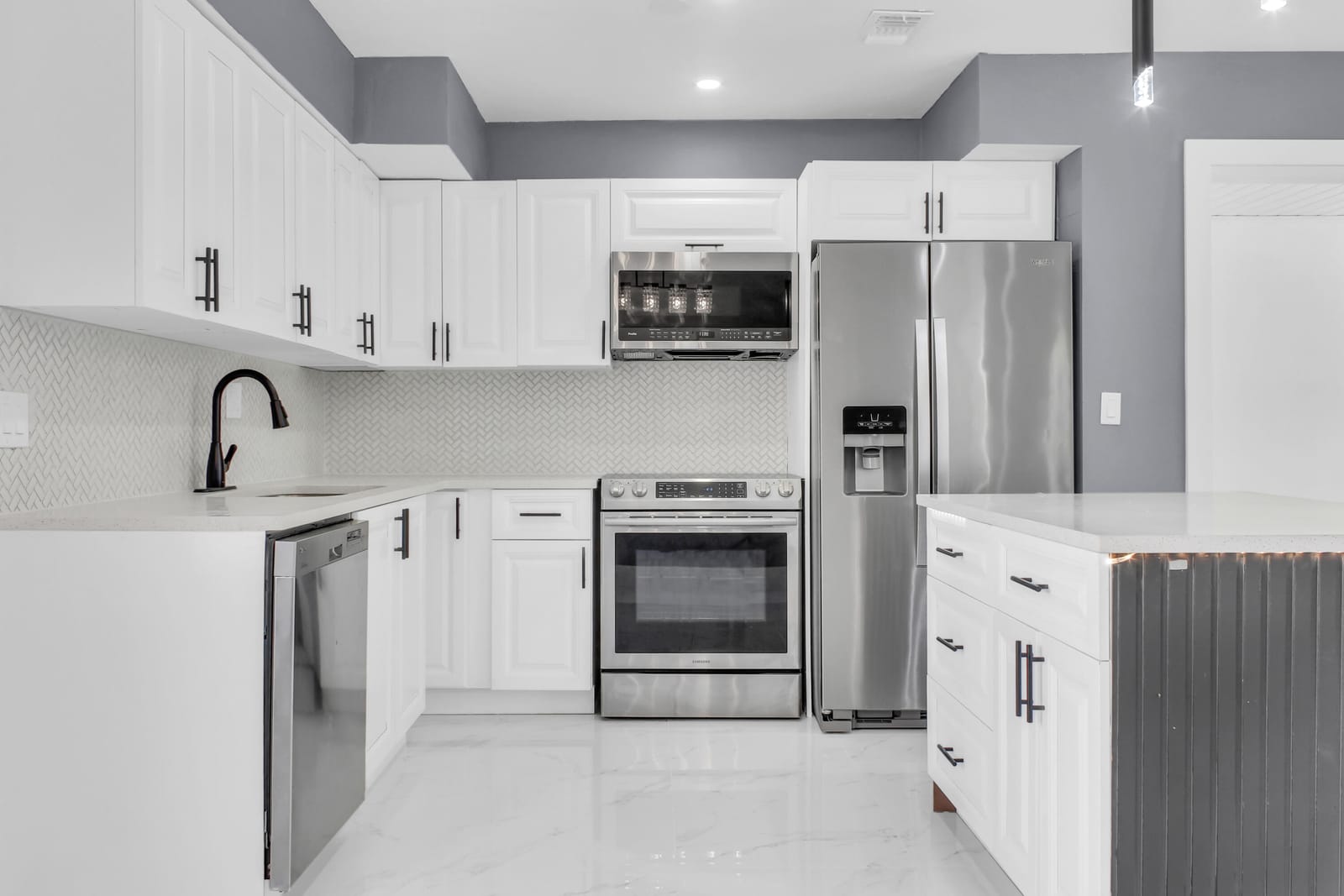 915 SW 3RD Street, Boynton Beach, FL 33435 photo 5