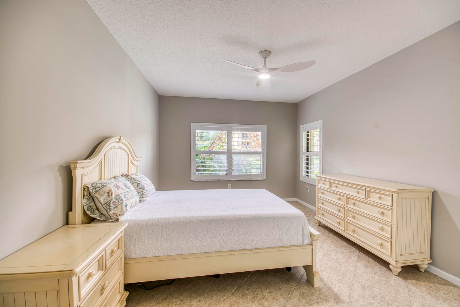 800 Uno Lago Drive 105, Juno Beach, FL 33408 photo 22