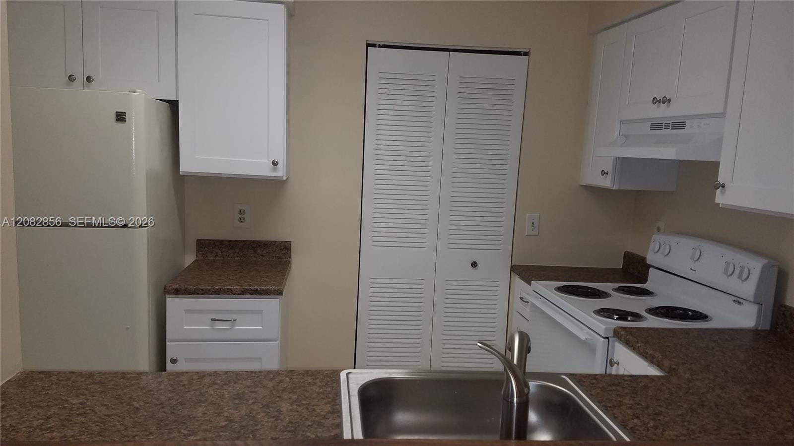 1255 SW 46th Avenue 1715 — photo 2