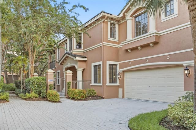 2890 Kinsington Circle, Weston, FL 33332