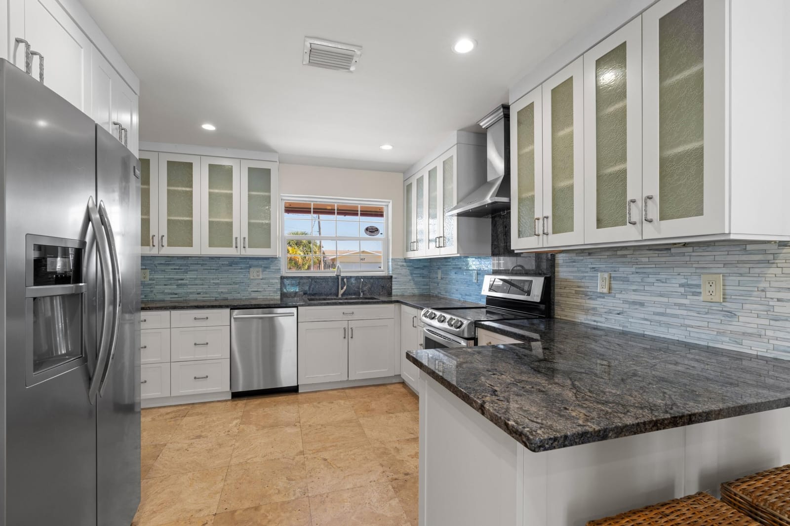 930 SE 10TH Court, Pompano Beach, FL 33060 photo 13
