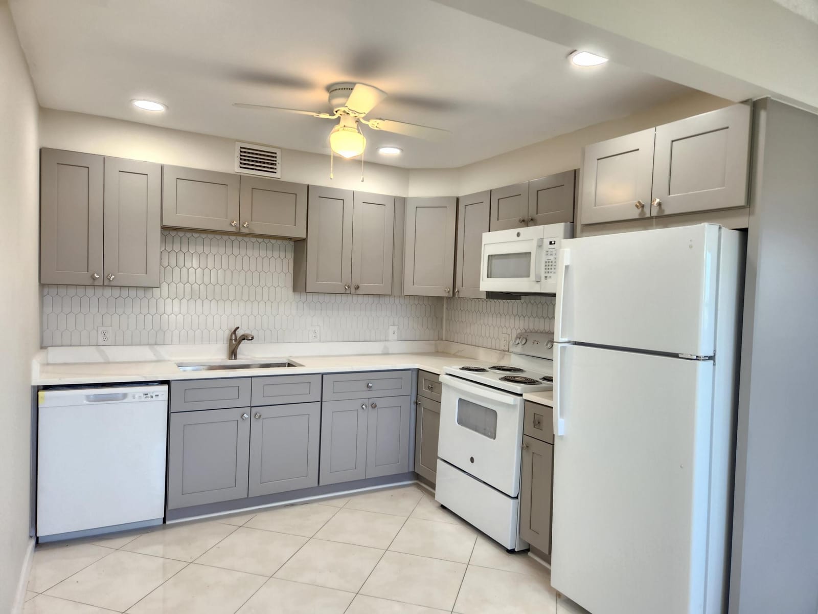 3025 Newcastle B, Boca Raton, FL 33434