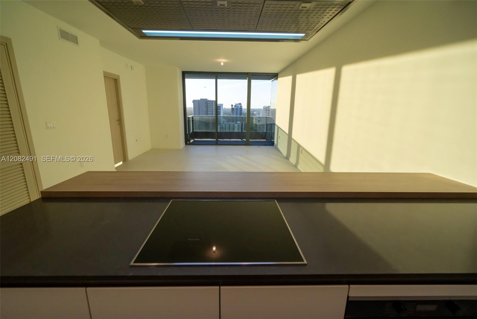 1000 Brickell Plaza 2406 — photo 2