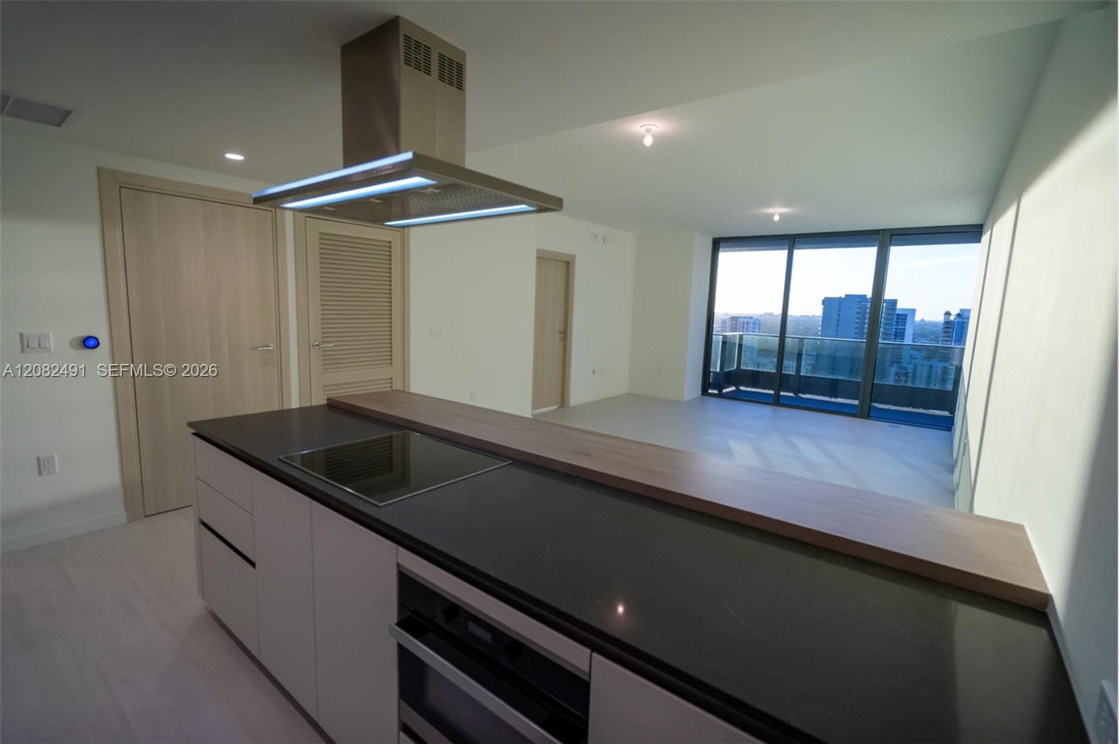 1000 Brickell Plaza 2406 — photo 3