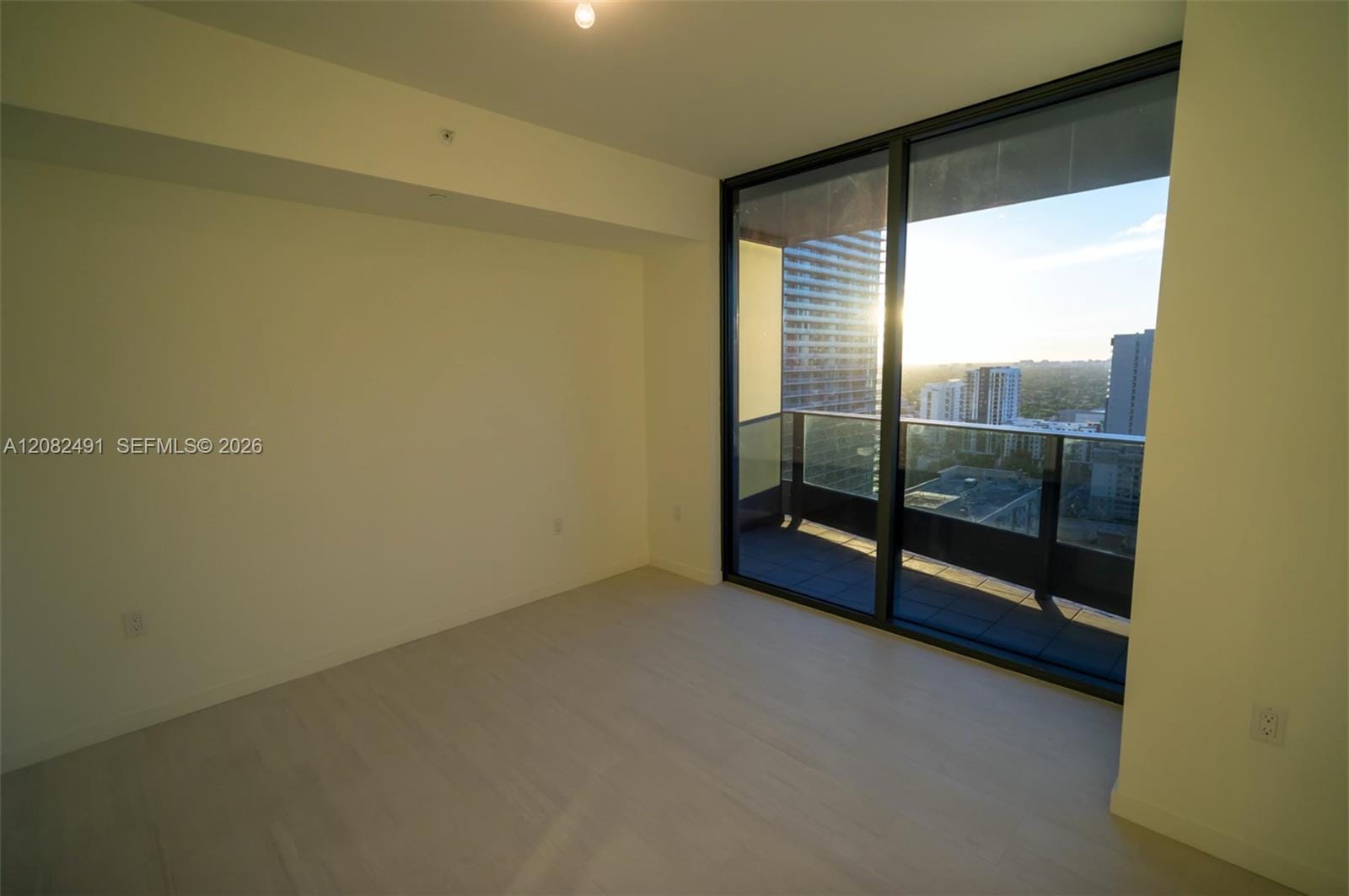1000 Brickell Plaza 2406 — photo 5