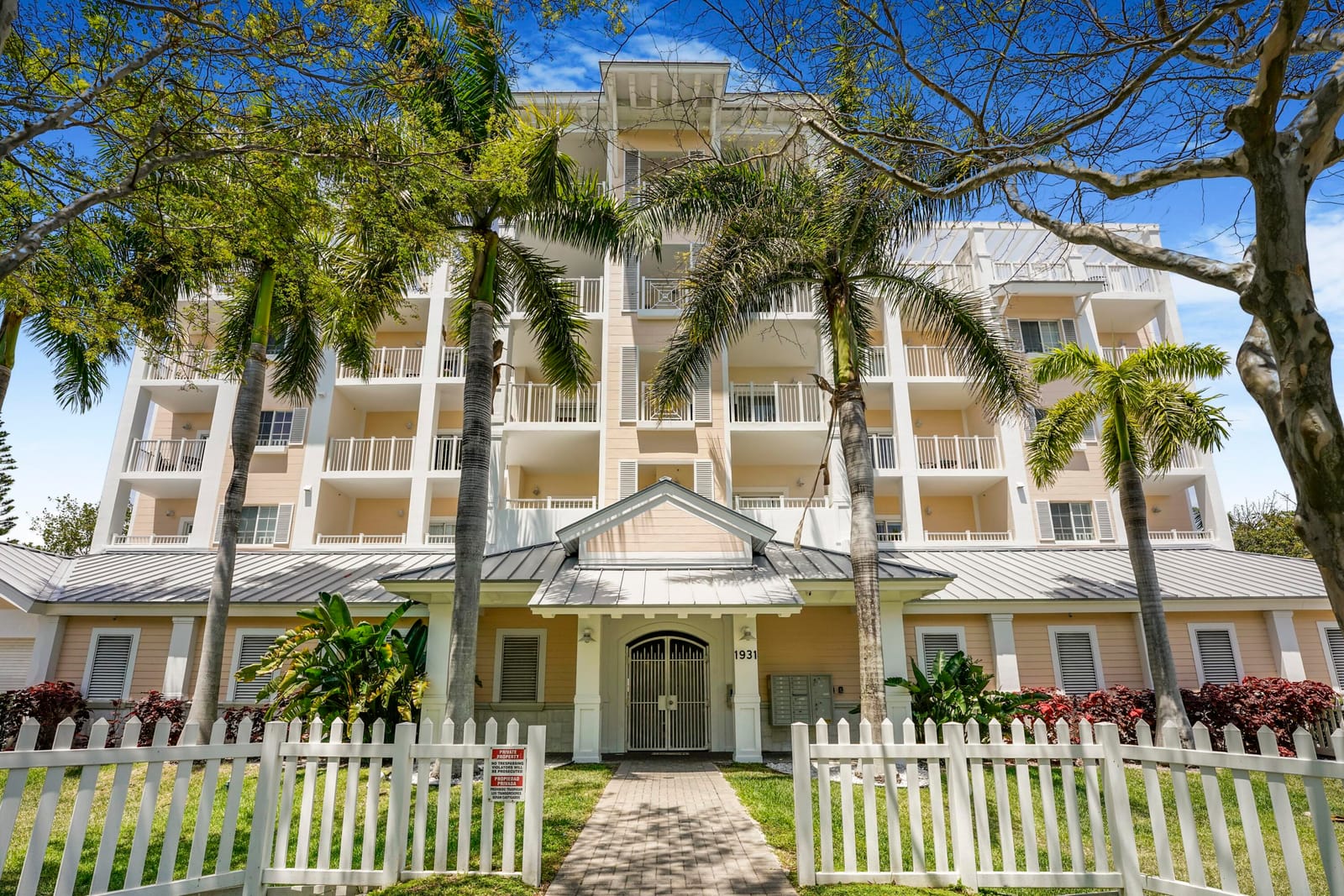 1931 NE 2ND Street 301, Deerfield Beach, FL 33441