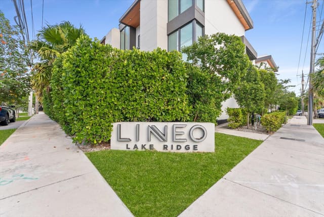 1048 N Victoria Park Road, Lineo Lake Ridge, Fort Lauderdale, FL