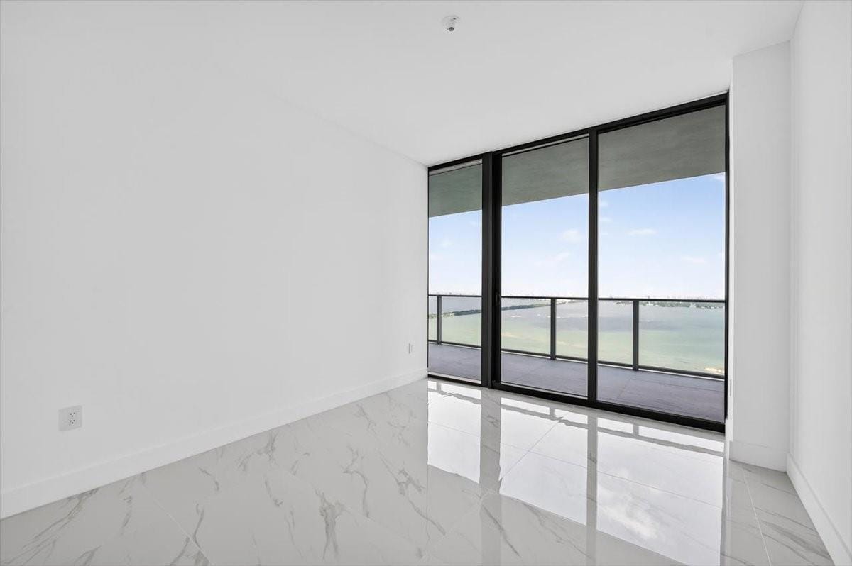 700 NE 24th Street 5202 — photo 11