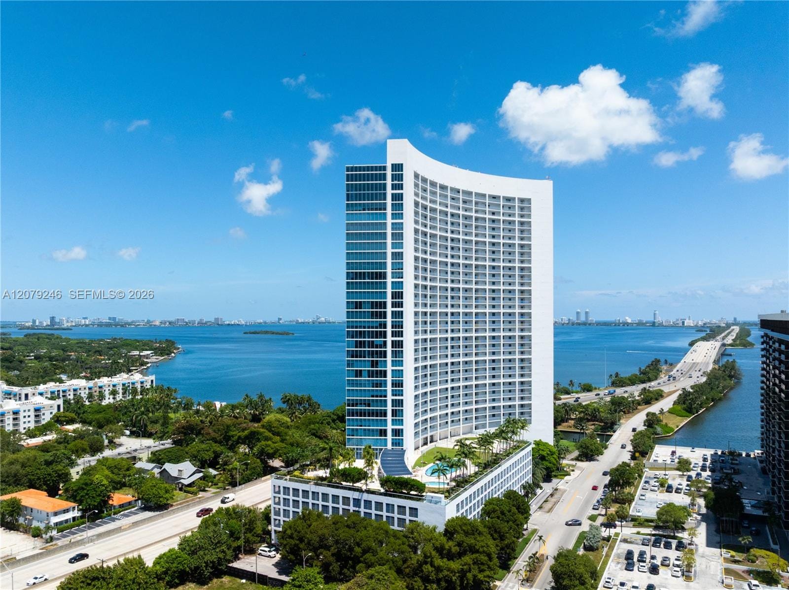 601 NE 36th Street 1412, Miami, FL 33137 photo 2