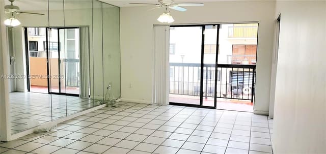 995 SW 84th Avenue 218, Westchester Point, Miami, FL