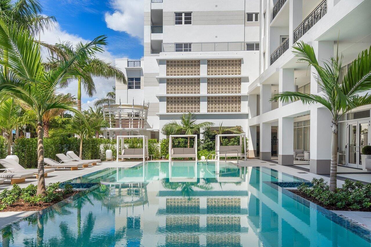 155 E BOCA RATON Road 820