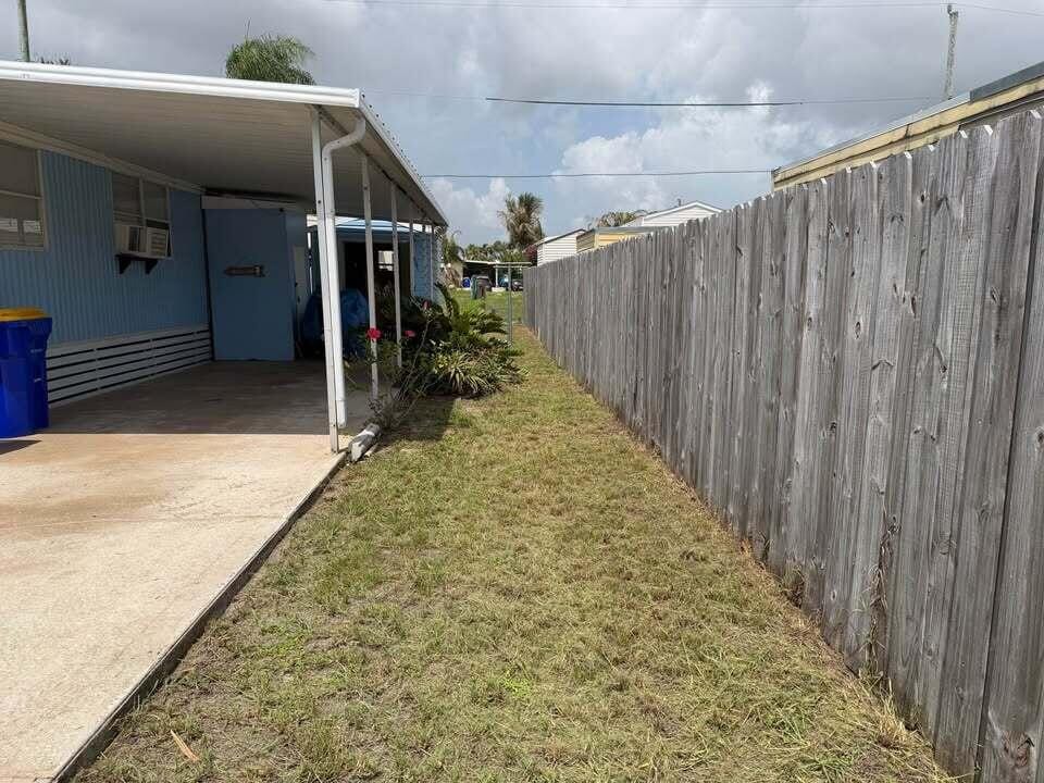 8364 SE Sandy Lane — photo 3