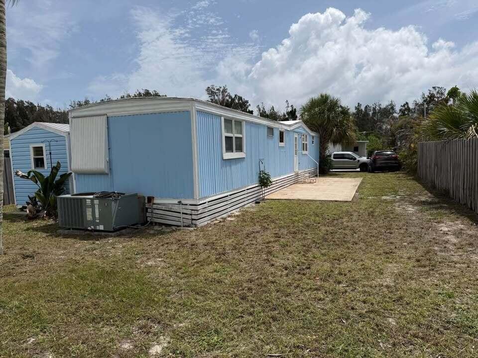 8364 SE Sandy Lane — photo 4