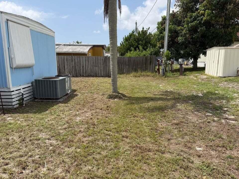 8364 SE Sandy Lane — photo 10
