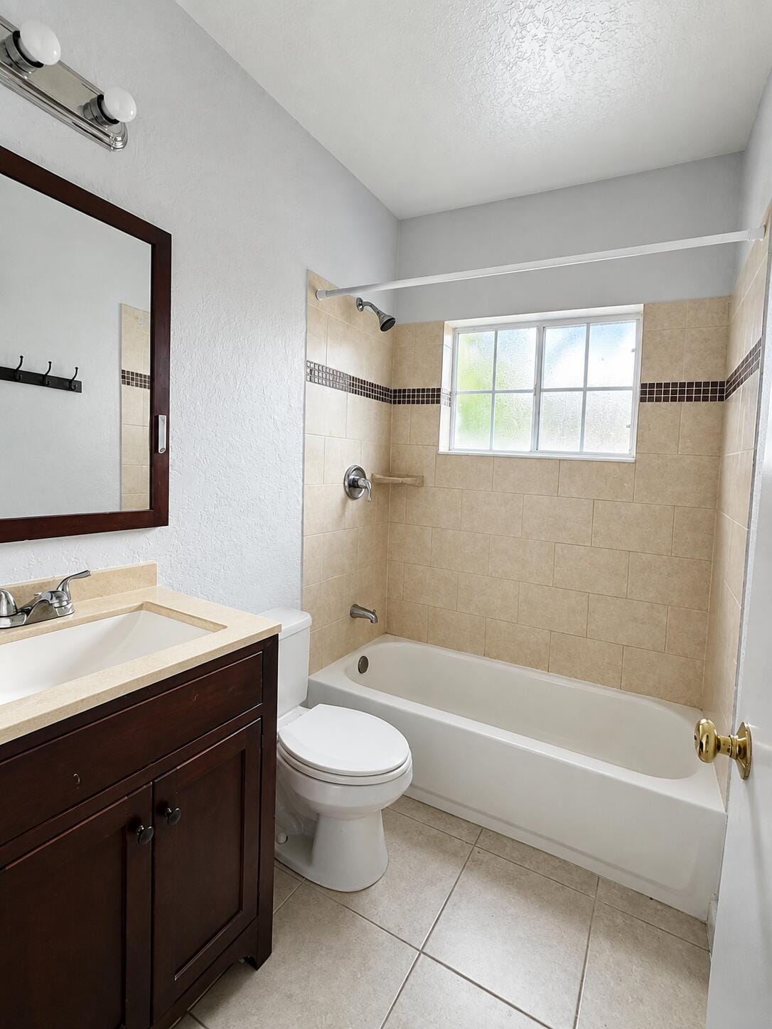 21441 Crozier Avenue — photo 8
