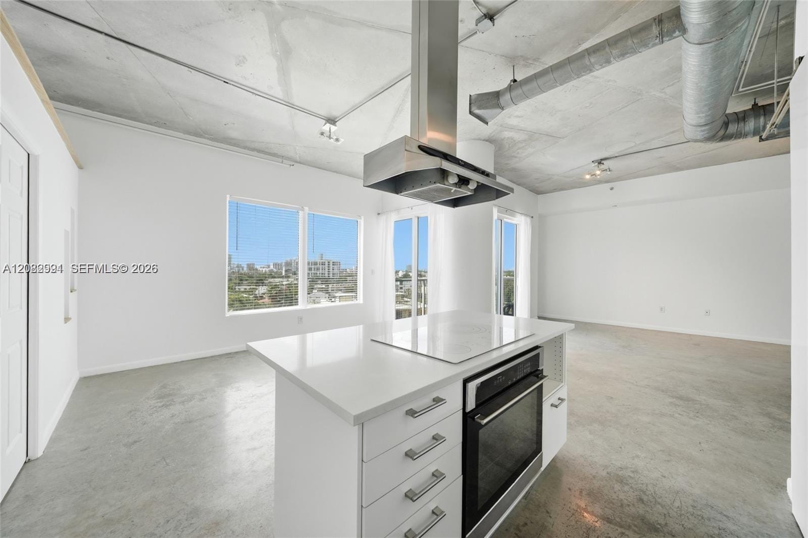 10 S River Drive 804 — photo 2