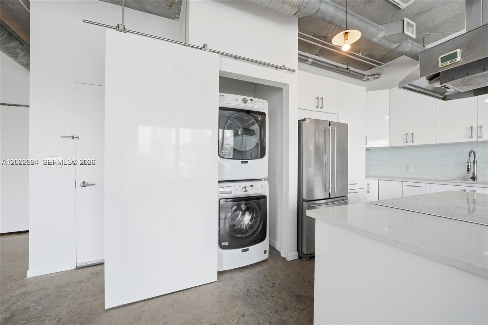 10 S River Drive 804 — photo 4