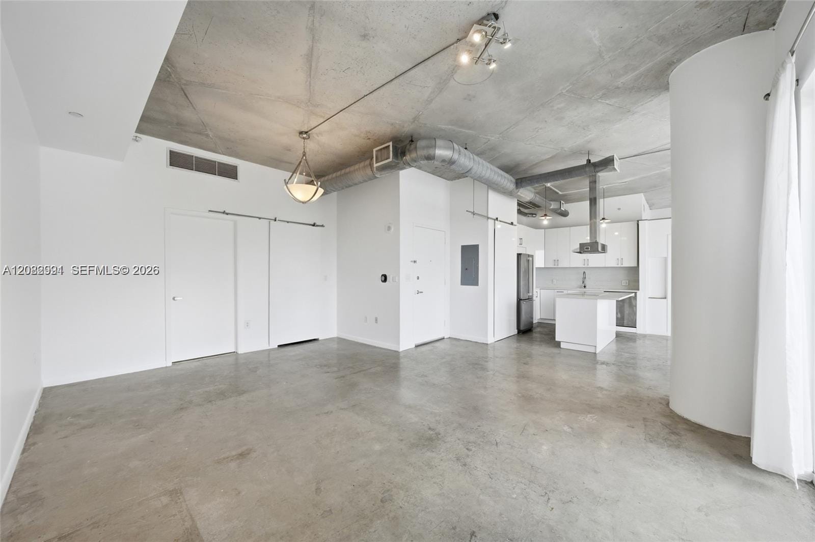 10 S River Drive 804 — photo 9