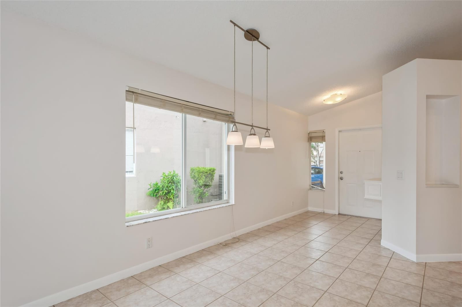 4367 DOGWOOD Circle — photo 6