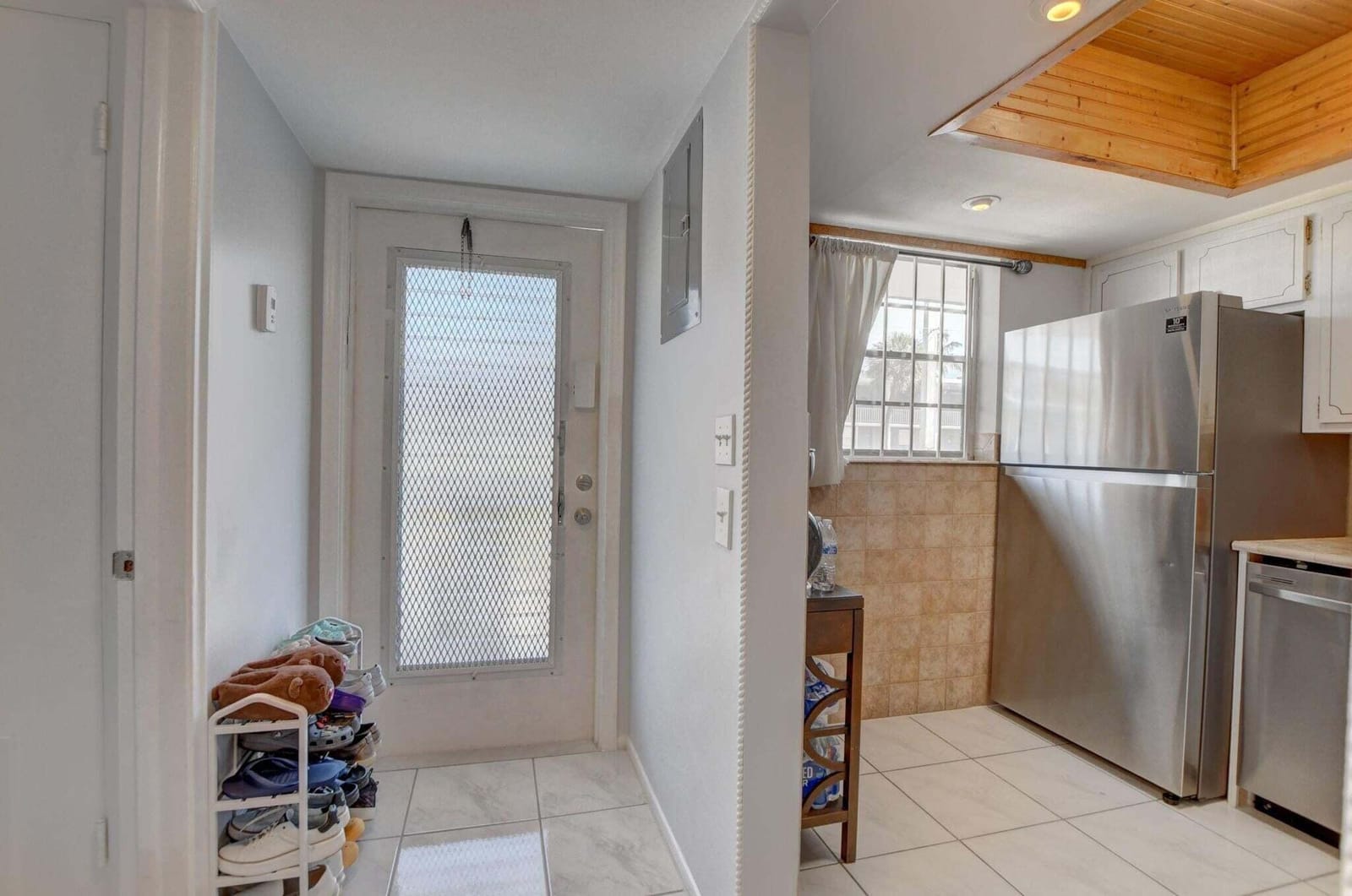899 SE 2nd Avenue 215 — photo 3