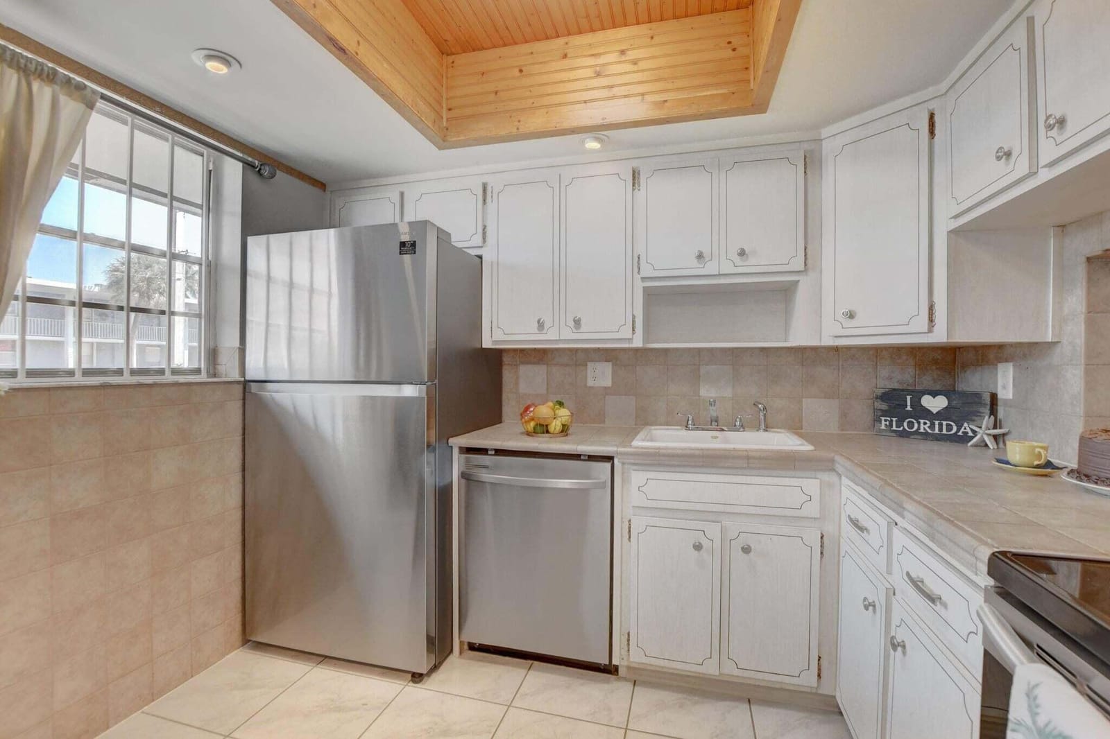 899 SE 2nd Avenue 215 — photo 4