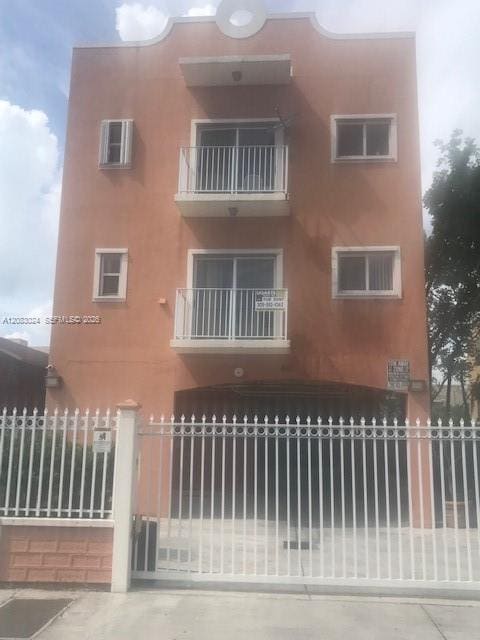861 NW 2 Street 303, Miami, FL 33128