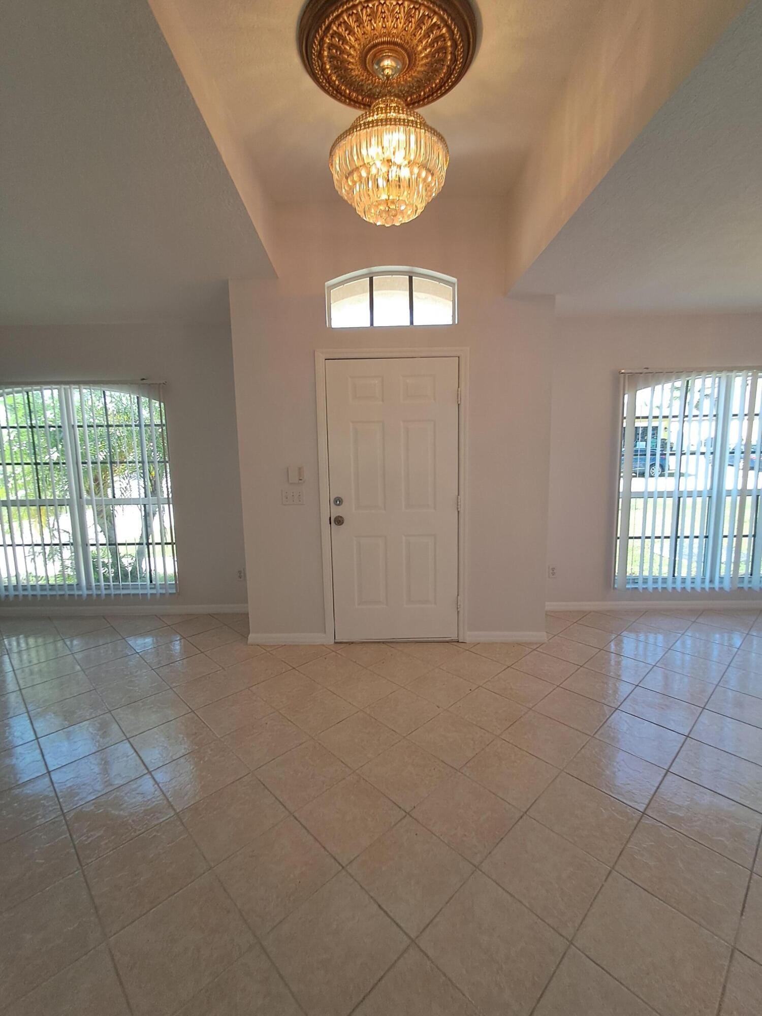 2697 SW Altamira Avenue — photo 3