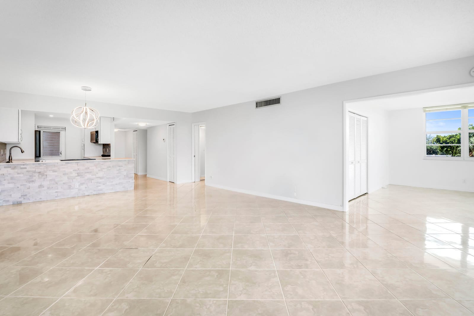 2651 S PALM AIRE Drive 410 — photo 11
