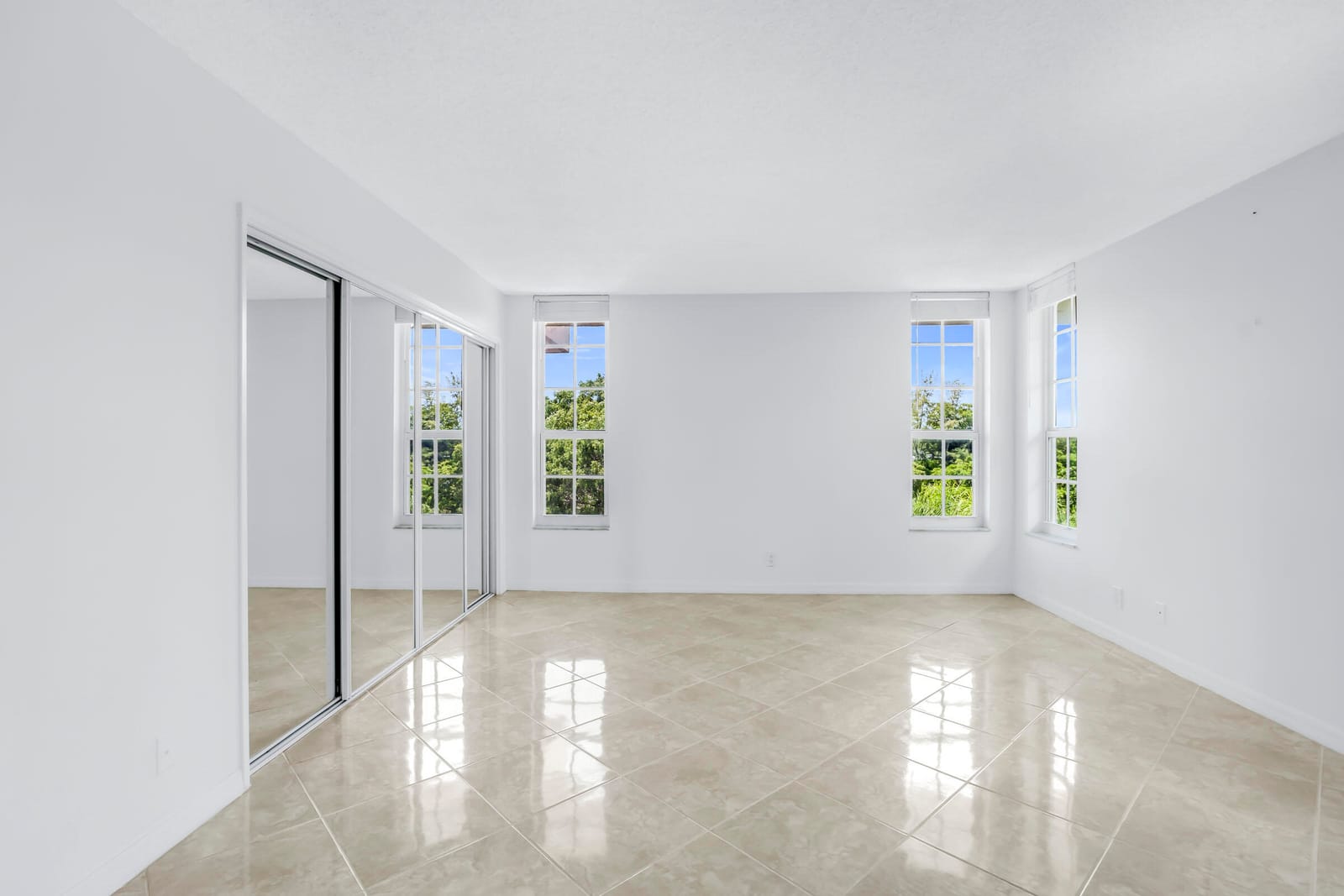 2651 S PALM AIRE Drive 410, Pompano Beach, FL 33069 photo 19