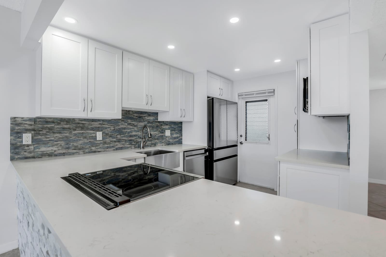 2651 S PALM AIRE Drive 410 — photo 4
