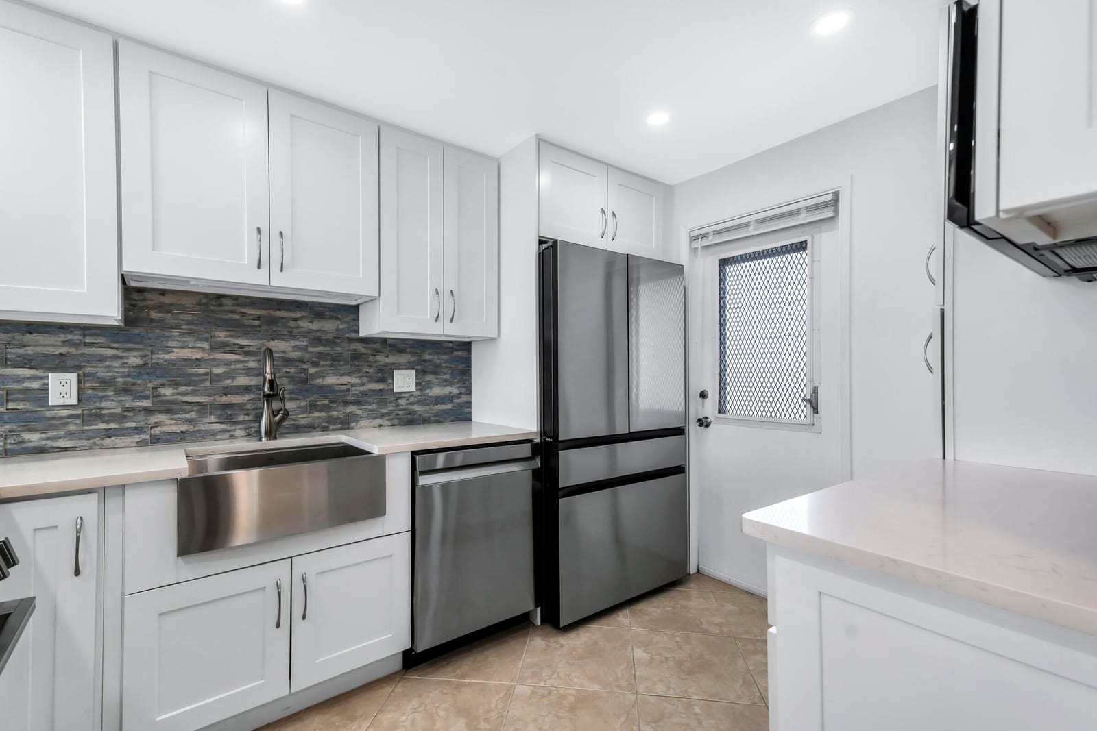 2651 S PALM AIRE Drive 410 — photo 5