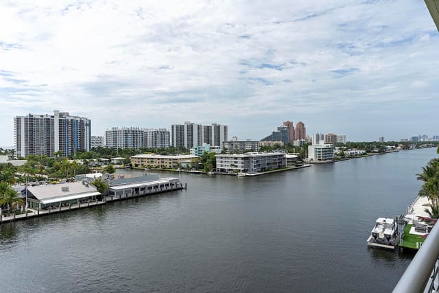 2900 NE 30th Street Apt 8j, Fort Lauderdale, FL 33306