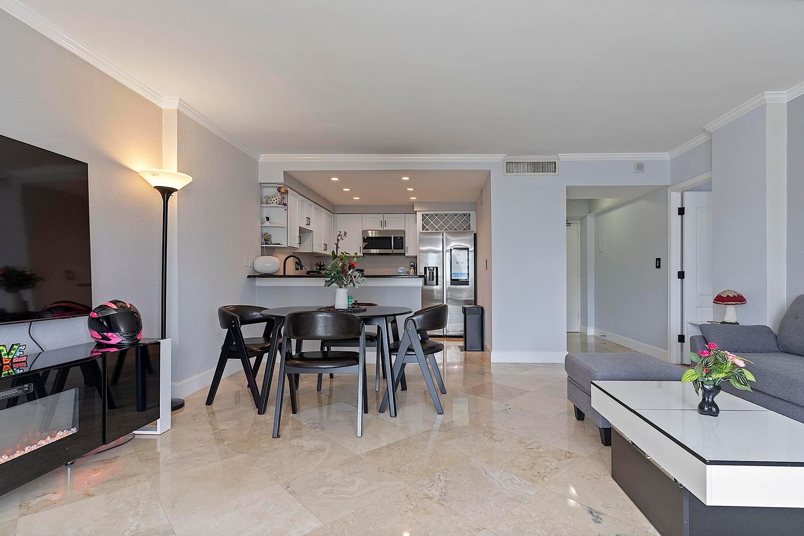 2900 NE 30th Street Apt 8j — photo 4