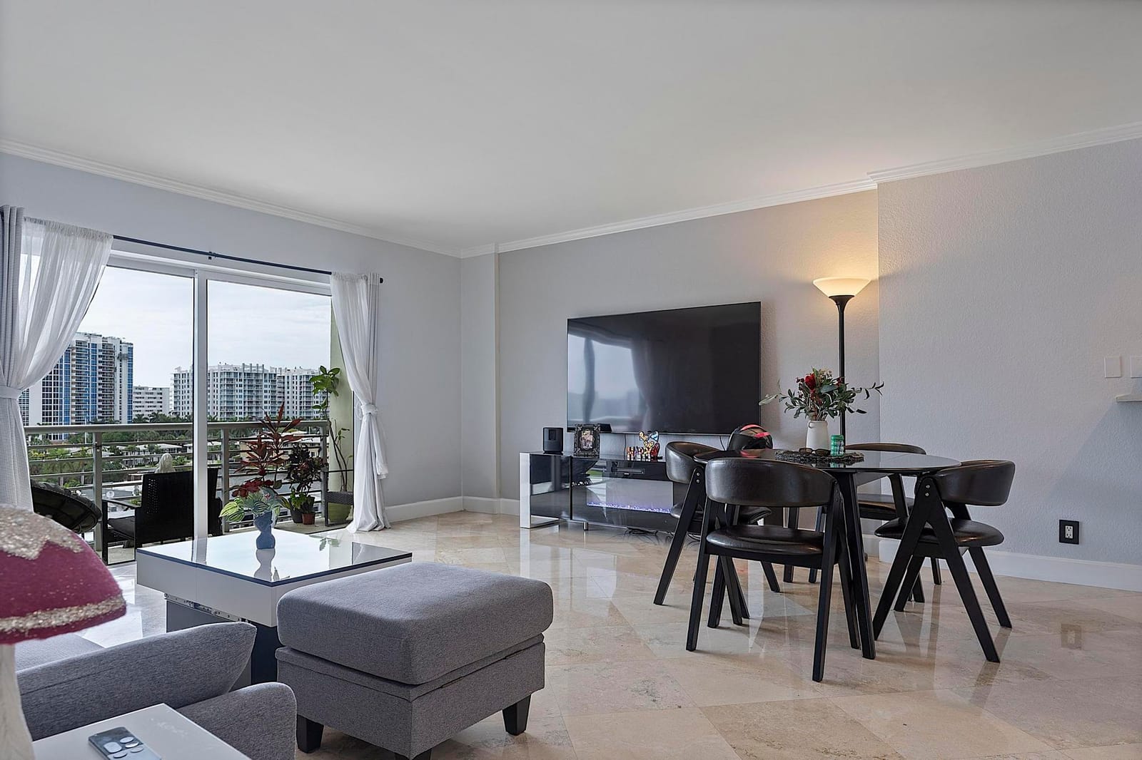 2900 NE 30th Street Apt 8j — photo 5