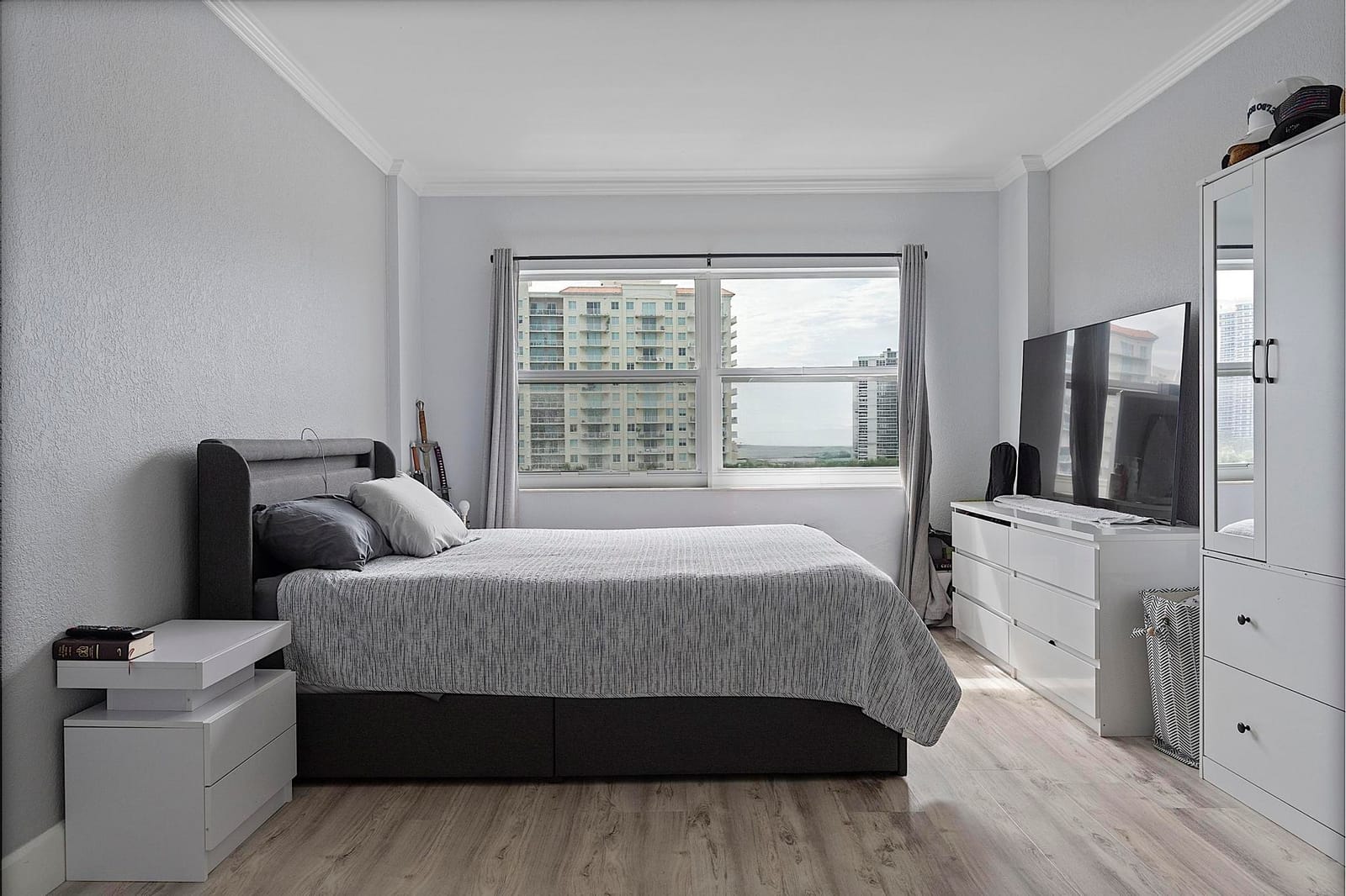 2900 NE 30th Street Apt 8j — photo 8