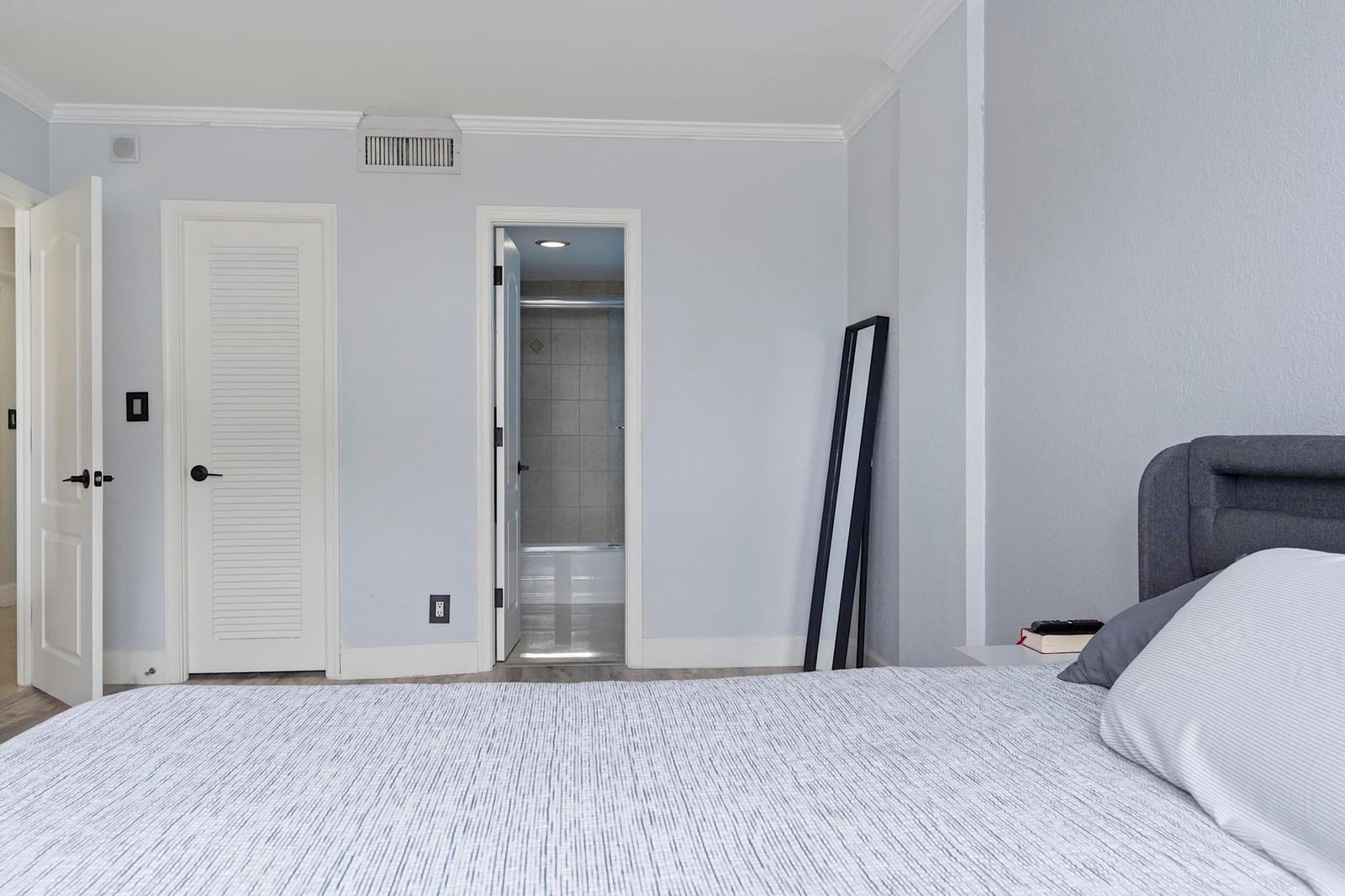 2900 NE 30th Street Apt 8j — photo 10