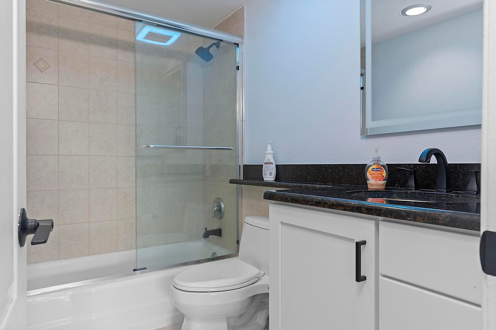 2900 NE 30th Street Apt 8j — photo 11