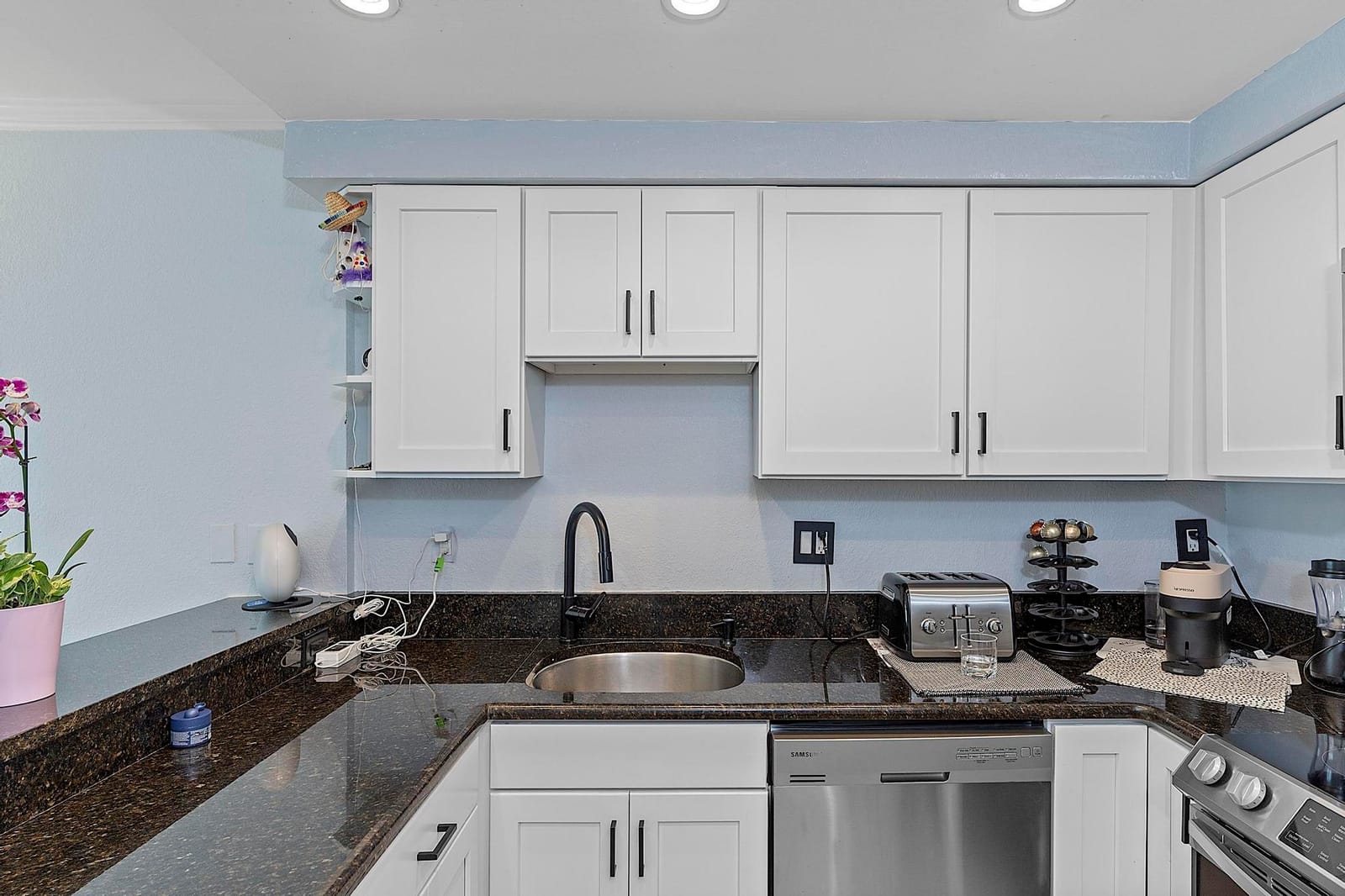 2900 NE 30th Street Apt 8j — photo 3