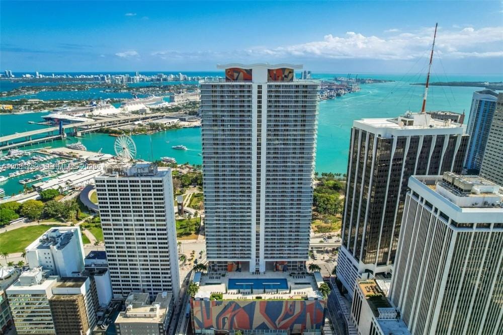 50 Biscayne Boulevard 3211 — photo 3