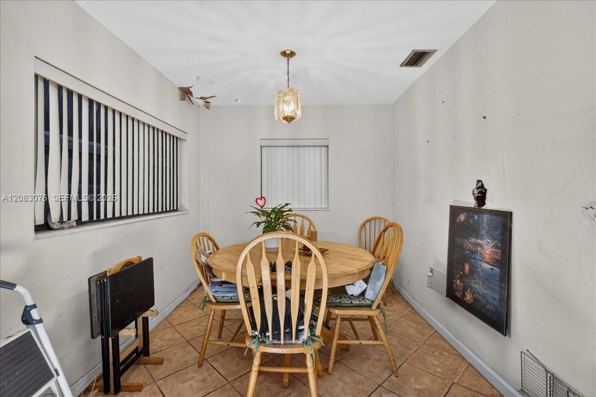 5619 NE 6th Avenue — photo 9