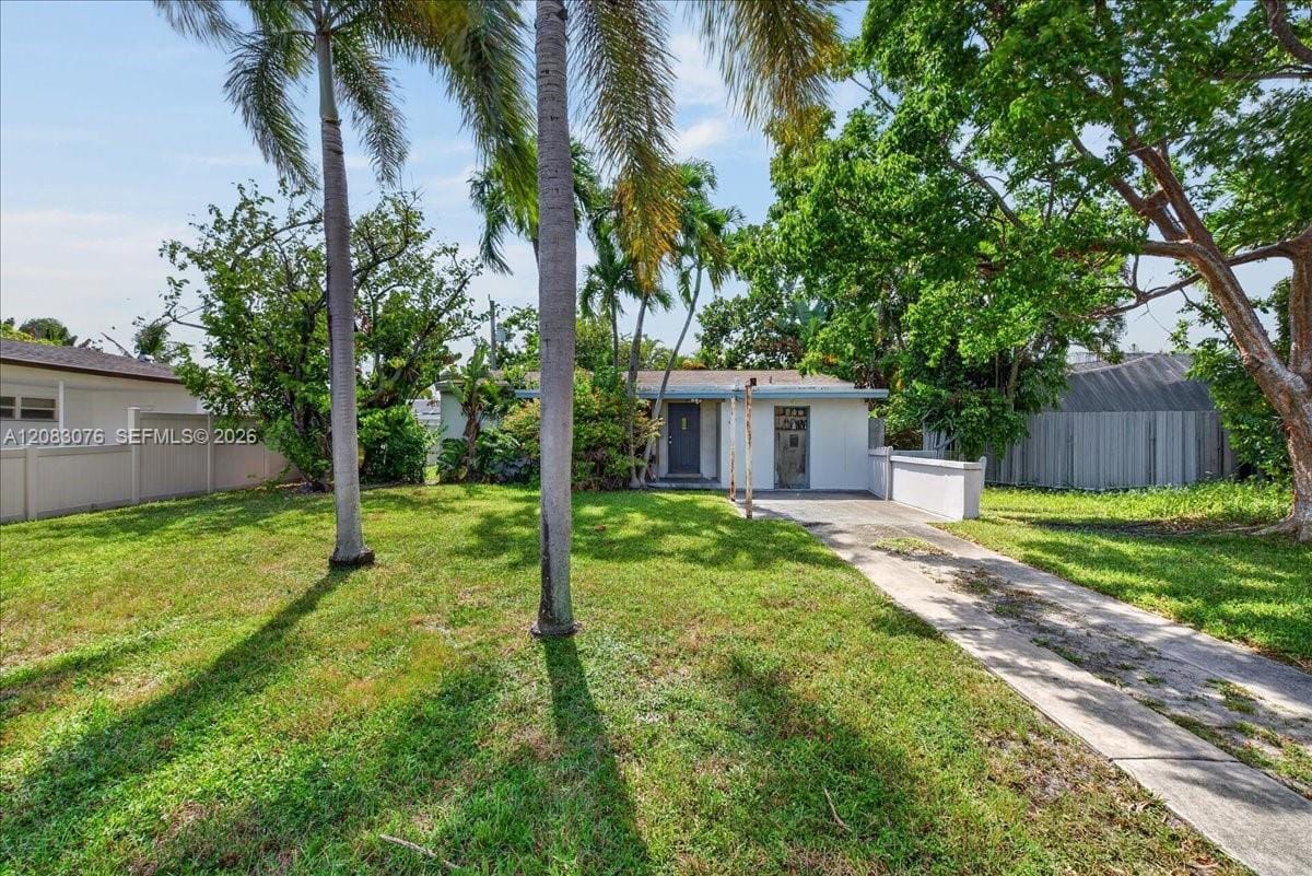 5619 NE 6th Avenue, Oakland Park, FL 33334