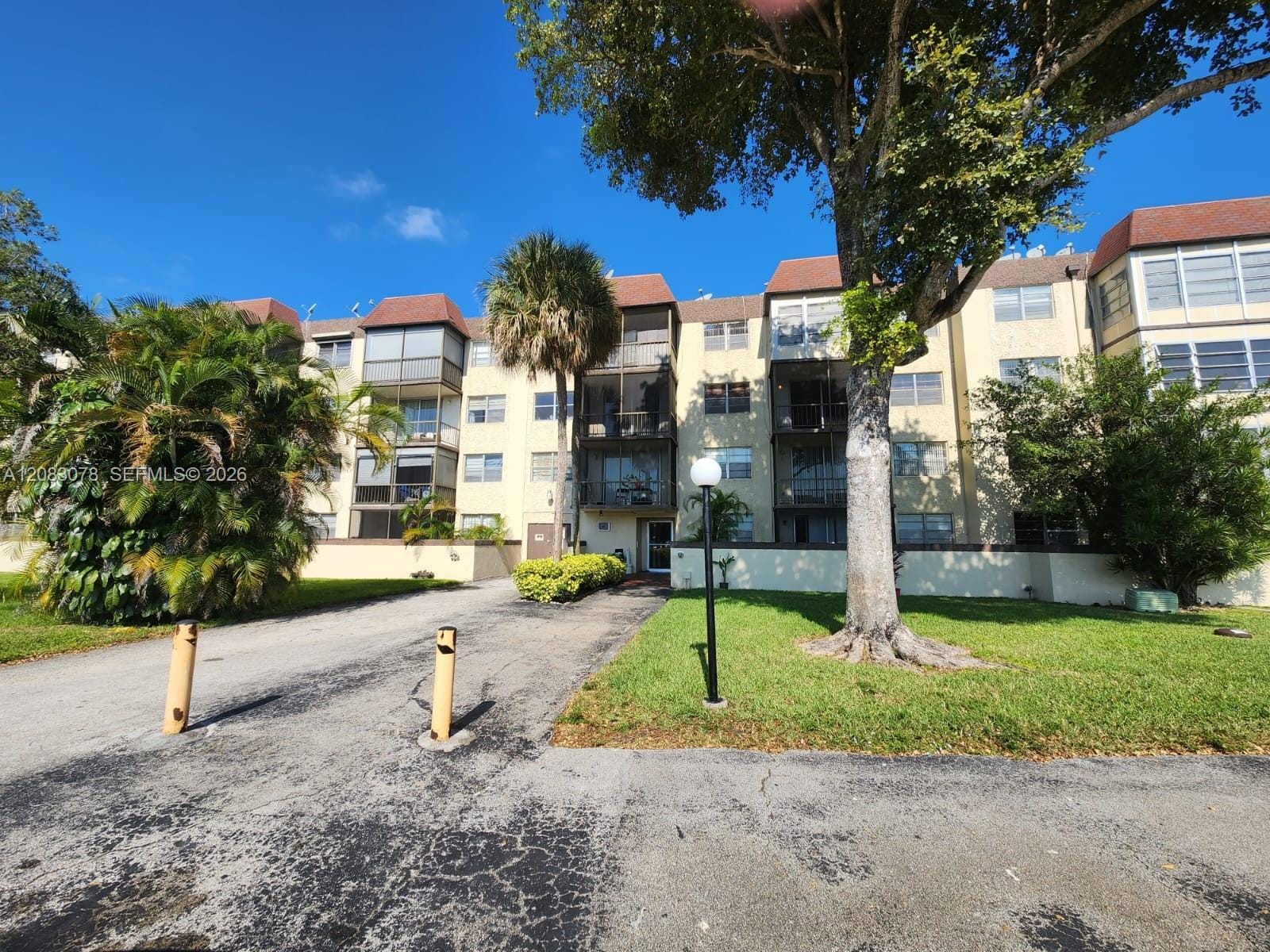 7300 NW 17th Street 319, Plantation, FL 33313
