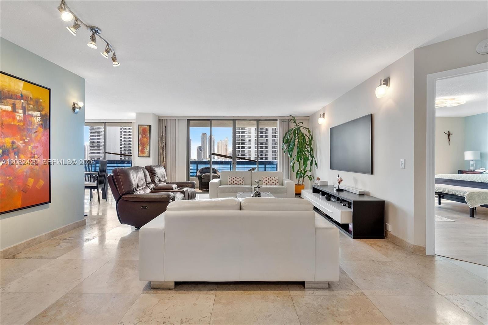 3500 Mystic Pointe Drive 806 — photo 3