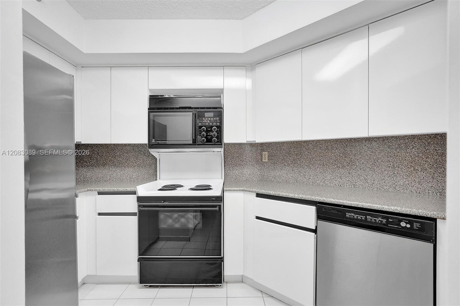 6767 Collins Avenue 307 — photo 3