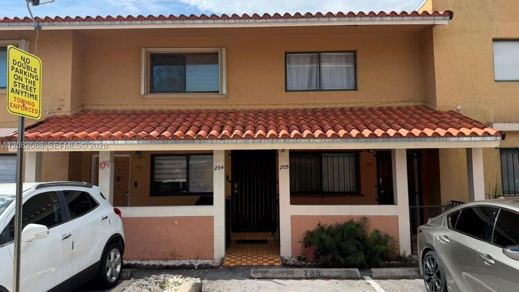 2770 W 61st Place 204, Hialeah, FL 33016