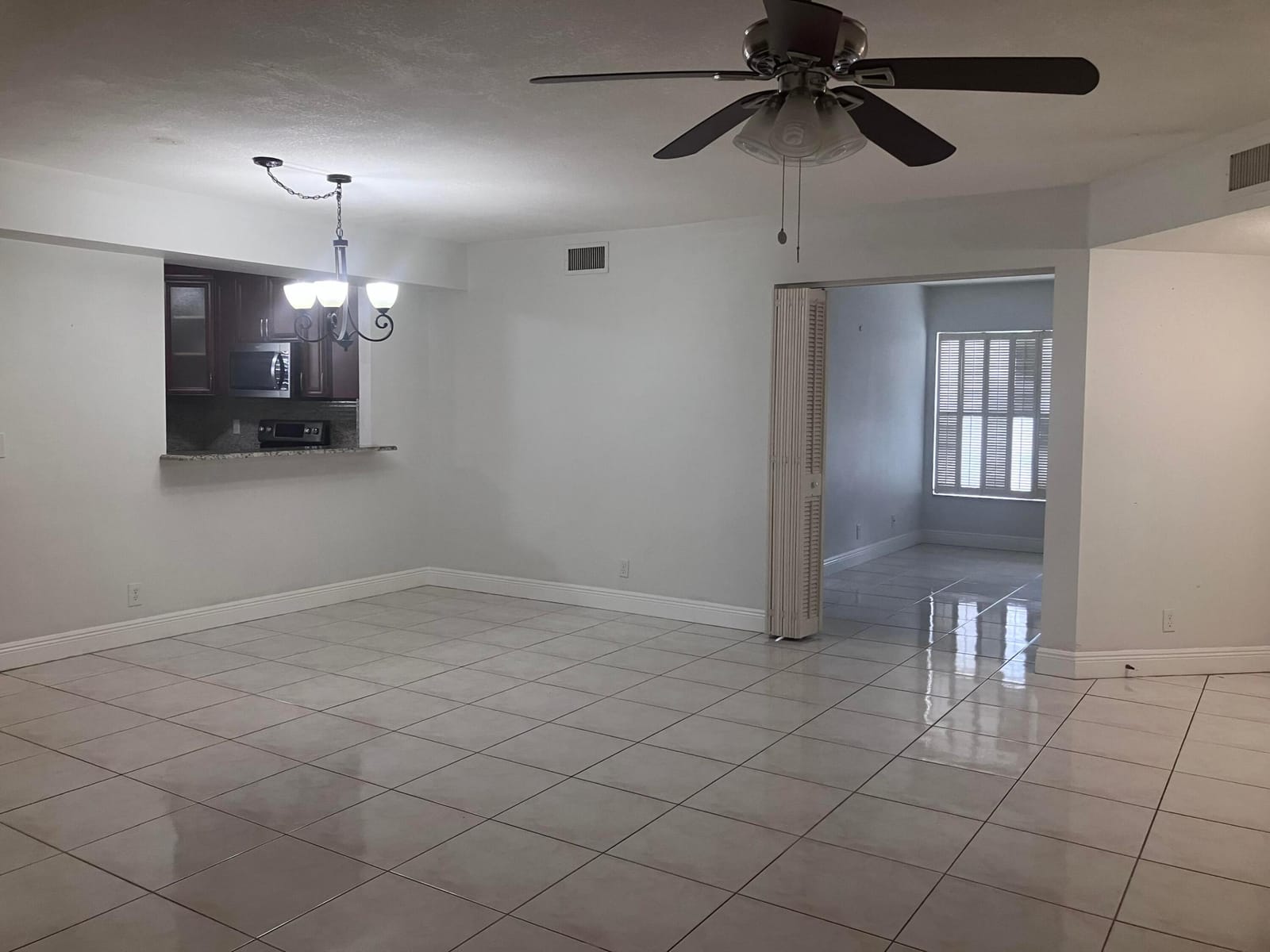 3323 PERIMETER Drive 1616 — photo 8