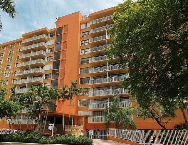 2450 NE 135th Street 102, North Miami, FL 33181