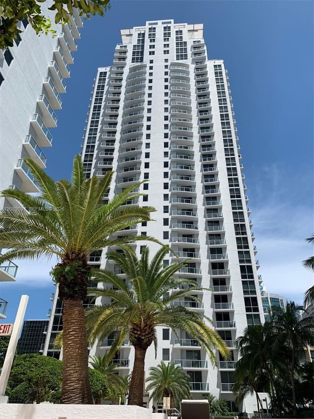 1060 Brickell Avenue 1713, Miami, FL 33131